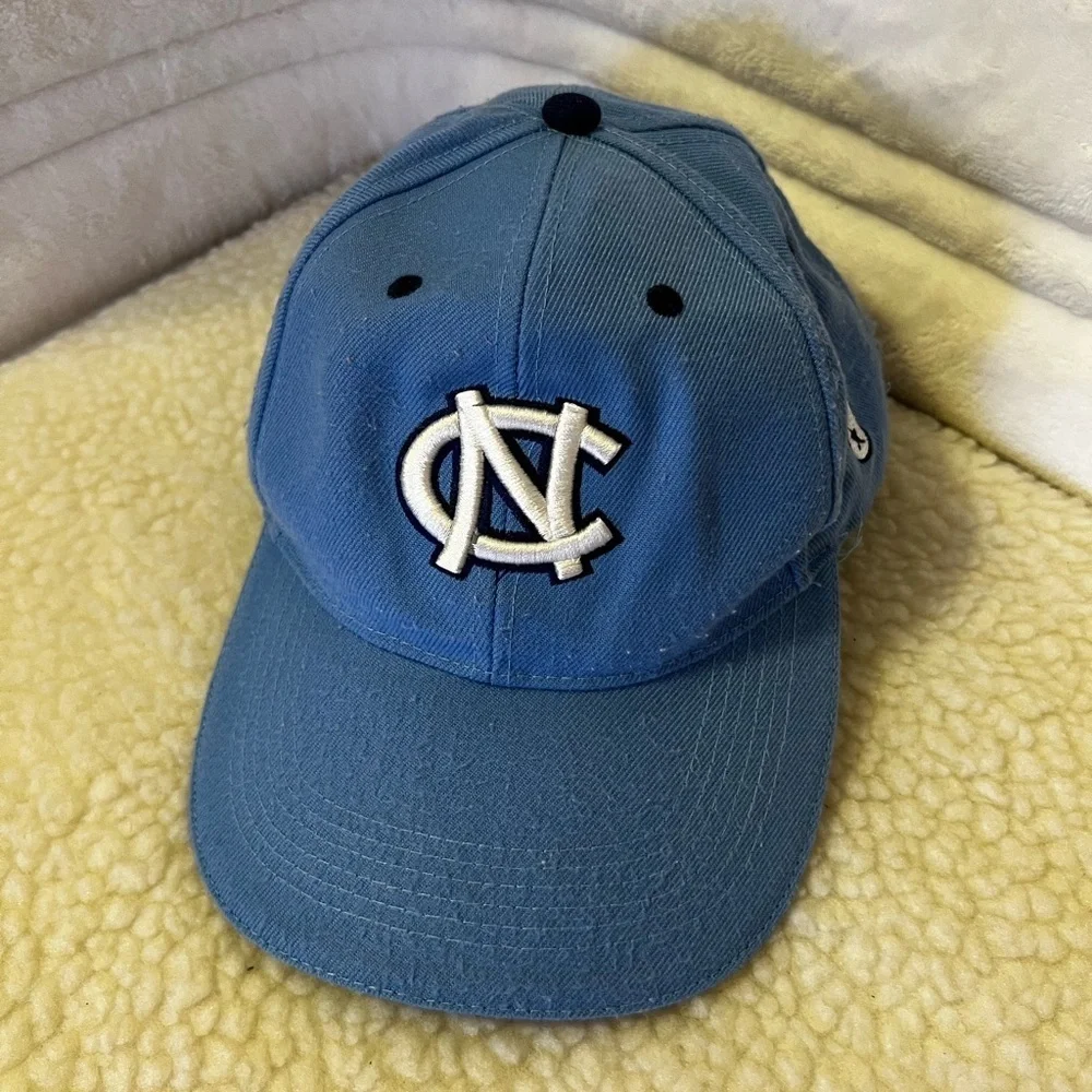 Cap Zephyr The Hat UNC 7 1/8 Light Blue